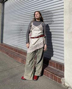 Photoshoot Angles, Experimental Fashion, Dress Over Pants, Fashion Dictionary, Fashion Aesthetic, Moda Fashion, Fitness Inspo, Instagram Fashion, Fashion Pants