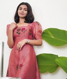 Organza Kurti Designs Latest, Organza Kurti, Smart Casual Women Outfits, Netted Blouse Designs, Model Blouse, Frock Designs, Kurti Sleeves Design, Cotton Short Dresses