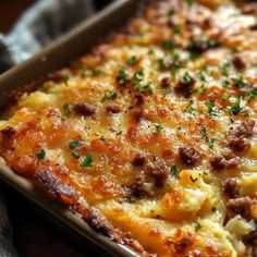 Try this easy and flavorful Hash Brown Breakfast Casserole recipe! Perfect for family gatherings, brunch, or meal prep, this dish is a crowd-pleaser Hash Brown Breakfast Casserole, Hash Brown Breakfast, Breakfast Casserole Recipe, Breakfast Hashbrowns, Hashbrown Breakfast Casserole, Fluffy Eggs, Breakfast Hash, Melty Cheese, Hash Brown