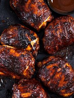 Bbq Chicken On Smoker, Smoked Bbq Chicken Thighs, Smoked Barbecue Chicken, Pellet Grill Chicken Thighs, Smoked Chicken Marinade, Charcoal Chicken Recipe, Smoked Boneless Chicken Thighs, Traeger Chicken Thighs, Smoked Chicken Thighs