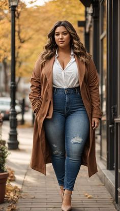 girl you wear your curves beautifully! Follow for more midsize and curvy fashion inspiration Plus Bodysuit Outfit, Casual Chic Style Plus Size, Large Woman Outfits, Winter Outfits Size 12-14, Moda Xl Plus Size, Big Size Outfit Ideas, Everyday Outfits Fall Plus Size, Plus Size Jeans Outfit Night, Feminine Style Plus Size