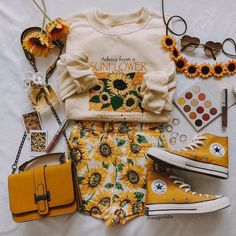 Sunflower Clothing, Sunflower Outfit, Sweater Shorts, Mode Hippie, Rock Punk, Moda Vintage