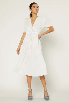 Amelia Pleated Maxi Dress – CURRENT AIR Pleated Bodice, Ivory Dresses, Pleated Maxi Dress, Pleated Maxi, Pleated Midi Dress, Lined Skirt, Print Trends, Trending Dresses, Long Sweaters