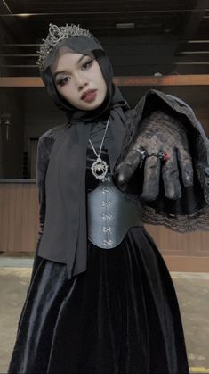 Masquerade Outfit Ideas Hijab, Mafia Hijab Style, Gothic Hijab, Goth Hijabi, Hijab Halloween, Masquerade Ball Outfit, Makeup Mafia, Hand In Marriage, Masquerade Outfit