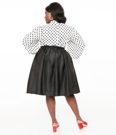 Don’t forget the charm, darling! From Unique Vintage, this gorgeous 1950s inspired plus size skirt is crafted in an amazing black woven blend. The banded high waist and gathered, voluminous A-line silhouette creates a delightful vintage style skirt, complete with side pockets and topped off with a darling back button - perfectly fit for a vintage scene!Available in sizes XS-5X while supplies last. Vintage Style Skirts, Vintage Scene, 1960s Inspired, Plus Size Skirt, Vintage Plus Size, Skirt Swimsuit, Outfit Wedding Guest, Cozy Gift, Mens Uggs