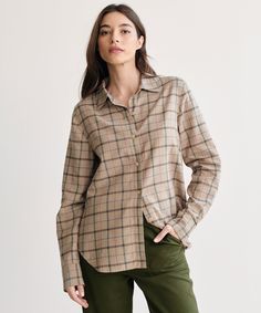 Lightweight Flannel Taupe Plaid In supersoft lightweight cotton, this covetable flannel is a cozy necessity fit for any season. Easily layered over basic tanks for warmer days or under a chunky knit for cooler seasons. 100% cotton. Made in China. Slightly oversized button-down flannel. | Jenni Kayne Women's Lightweight Flannel Shirt Size Large Jenni Kayne, Brown Plaid, Street Style Looks, Charcoal Color, Flannel Shirt, Chunky Knit, Military Jacket, Autumn Fashion, Button Down Shirt