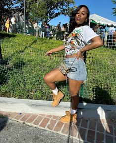 Cute Atlanta Outfits, Outfits With Timbs Black Women, Wheat Timberlands Outfit Woman, Tim’s Girl Outfit, Yacht Club Vans Outfit, Timberland Outfits Black Women, Timberland Women Outfit, Bayou Classic Outfits Black Women, Tim Boots Women Outfit