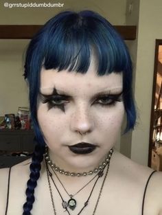 Smashing Pumpkins Makeup, Greyday Tour Makeup, Alt Grunge Makeup Looks, No Eyebrows Makeup Look Goth, Cool Alt Makeup, Cool Goth Makeup, Edgy Makeup Grunge, Punk Makeup Grunge