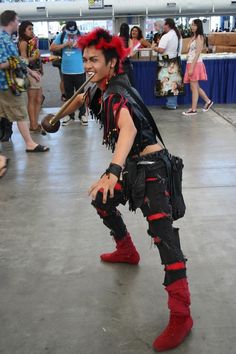 Oh my god this is from Hook. It took me a second, but this is from Hook. Rufio Costume, Best Cosplay Ever, 웃긴 사진, Best Cosplay, Anime Cosplay, Cosplay Outfits