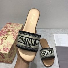 Size: 35-47 It comes with Dust box, Care manual, Tag, and Paper bag.Size Guide: Dior Flats, Tory Burch Slides, Dior Sandals, Slide Slippers, Slides Sandals, Dior Shoes, Tory Burch Flats, Party Fashion, Cute Shoes