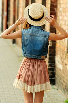 vest + vintage Moda Chic, Sweet Style, Mode Vintage, Looks Style, Mode Inspiration, Denim Vest, A Dress, Playing Dress Up, Outfits For Teens