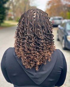 Black Women Hair Styles Natural, Black Woman Twists, Afrokinkytwist Styles, Short Braids Hairstyle Women, Braid Twists Styles Black Hair, Different Braiding Styles For Black Hair, Twist Styles For Black Women, Afro Twist Hairstyles, Marley Braids Styles