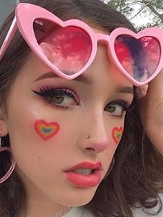 Heart Shape Sun Protection Sunglasses Accessories COLOR D-One_size Nina Demont, Barbiecore Aesthetic, Festival Make Up, Shaped Sunglasses, نظارات شمسية, Makeup Hacks, Heart Shaped Sunglasses, Heart Sunglasses, Rainbow Heart