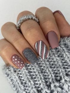 Work Nails Professional Winter, Cute Acrylic Nail Designs For Winter, Trendy Winter Nails Gel, Winter Nails2022, No Chip Nails Designs Winter, Short Shilac Nails, Trendy Nail Art Designs 2022 Winter, January Gel Nail Colors, Winter Shellac Nail Designs