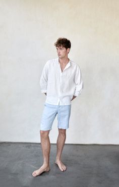 Linen shorts will be a great option for a work in the city or rest on the coast or in the forest. This white & blue melange shorts for men who appreciates sophistication and minimalism. Made of natural linen of the highest quality and flawlessly cut, this thing is suitable for the wardrobe in trendy "old money" style. Made of 100% natural linen, Oeko-Tex certified, free of harmful chemicals. It keeps the temperature of the body + -4 degrees, these clothes are not hot in summer and not cold in wi White Linen Shorts With Built-in Shorts, White Linen Bermuda Knee-length Shorts, White Linen Bermuda Shorts For Vacation, Casual Blue Linen Shorts, White Relaxed Fit Bermuda Shorts For Vacation, Linen Shorts Men, Blue Linen Shorts, Short Blanc, Coastal Vibes