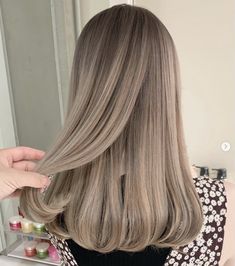 Ash Blonde Hair Balayage, Ash Blonde Hair Colour, Beige Hair, 일본 패션, Ombre Hair Blonde, Hair Color Light Brown, Ash Blonde Hair, Brown Hair Balayage, Blonde Hair Inspiration