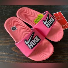 Brand New From A Pet-Free, Smoke-Free Home. Nike Girl, Slide Flip Flops, Nikes Girl, Sandals Flip Flops, Kids Nike, Shoes Nike, Flip Flop, Flip Flop Sandals, Kids Shoes