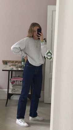 Korean Fashion Aesthetic, 80s Shoes, Skater Girl, Vanilla Girl, Winter Mode, Indie Outfits, Mode Inspo, 가을 패션, Outfits Casual