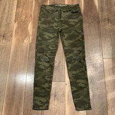 Nwot American Eagle Camo Super Stretch Jeans. Never Worn Fall Camouflage Mid-rise Bottoms, Camouflage Mid-rise Bottoms For Fall, Mid-rise Camouflage Bottoms For Fall, Fall Camouflage Mid-rise Pants, Cute Bummy Outfits, Bummy Outfits, American Eagle Pants, Jeans American Eagle, Jean Jeggings