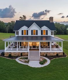 A Pretty Farmhouse With Wraparound... - Farmhouse Gallery Big Farmhouse Plans, Farmhouse Plans With Wrap Around Porch, Wraparound Porch Farmhouse, Mississippi Farmhouse, Wrap Around Porch Farmhouse, Rap Around Porch, Colorful Farmhouse Decor, House Farmhouse Style, Southern Farm House