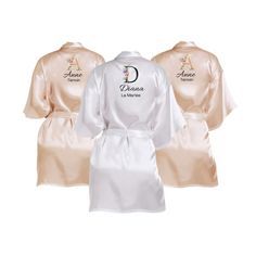 Add a touch of personalized elegance to your wedding preparations with our satin wedding robe, inspired by Kimono style. Whether you are the bride, bridesmaid or best man, this robe will wrap you in soft luxury and provide you with an unforgettable experience. Features : Quality Material: Made of high quality satin, our wedding bathrobe feels delicate and silky on the skin, adding a touch of glamor to your special day. Exclusive customization: Personalize your wedding kimono with the bride's nam Personalized Bathrobe, Bachelorette Party Photo, Bridal Dressing Gown, Personalized Robe, Wedding Kimono, Soft Luxury, Wedding Robe, Wedding Preparation, Kimono Style