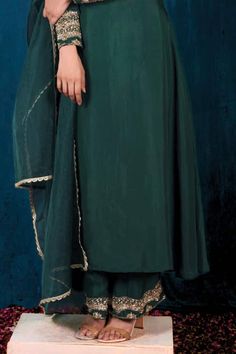 Green anarkali intricately hand-embroidered with pitta, dabka and aari work on neckline. Paired with straight pant and dupatta. - Aza Fashions Scallop Neckline, Green Anarkali, Embroidered Anarkali, Aari Work, Lace Border, Silk Embroidery, Scalloped Lace, Pants Pattern, Straight Pants