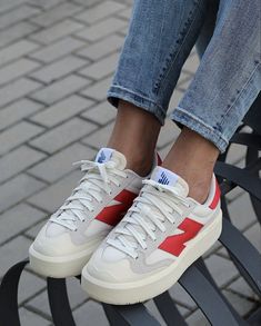 Shoe Aesthetic, New Balance Shoe, Shoes Wishlist, Mode Shoes, Basket Style, Fall 23, Fashion Couture, Teacher Outfit