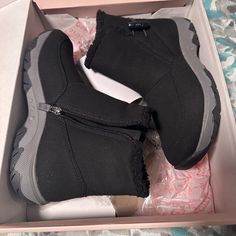 New In Original Box Size 7.5 Black Black Insulated Slip-on Boots, Easy Spirit Shoes, Spirit Shoes, Winter Ankle Boots, Easy Spirit, Shoes Winter, Bootie Boots, Original Box, Ankle Boots