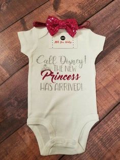 Cricut Onesie, Disney Baby Clothes, Diy Bebe, Funny Baby Clothes, Baby Diy, Baby Leggings, Girl Onesies