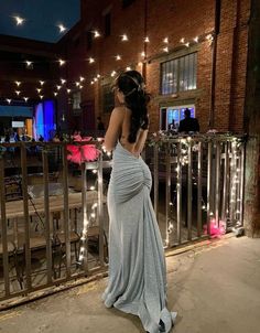 Prom Dresses Brown Skin, Graduation Dresses Long, Baddie Dresses, Hot Prom Dress, Classy Prom, Gorgeous Prom Dresses, Senior Prom Dresses, Classy Prom Dresses, Stunning Prom Dresses