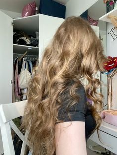 Dark Blonde Wavy Hair, Micro Highlights, Dusty Blonde, New Hair Stylist, Aemma Targaryen, Wavy Blonde Hair, Longer Hair Growth, Blonde Highlights On Dark Hair, Hair Colour Inspo