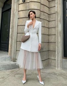 Civil Wedding Dresses, Elegant Dresses Classy, Looks Party, Looks Chic, 가을 패션, Women's Handbags, Fashion Design Clothes, White Blazer, Looks Style