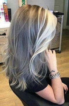 Hair Color Plum, Shoulder Length Haircuts, Medium Length Haircuts, Grey White Hair, Hairstyles For Thick Hair, Gorgeous Gray Hair