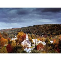 Autumn in Englands Barnet-Vermont by Carol Highsmith-VARPDX64577 Image 1 Vermont Landscape, Gorgeous Scenery, August 22, Autumn Landscape, Fall Photos, Travel Goals, Fine Arts Posters, Autumn Trees, Small Town