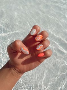 Fun, summery nails!! Acyrlics with gel on top😍 Creator: @breeleyyyybrekk Cute Summer Nail Designs Almond, Short Cute Nails Square, Gel Nail Designs For Beginners, Summer Nails Ideas 2024 Almond, Retro Summer Nails, Summer Nail 2024 Trends, Olivia Nails, Groovy Nail Art, Lily Nails