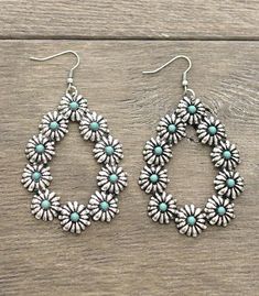 Turquoise Earring, Silver Casting, Earrings Western, Dangle Earrings Boho, Beautiful Belts, Turquoise Flowers, Earrings Turquoise, Long Drop Earrings, Beaded Drop Earrings