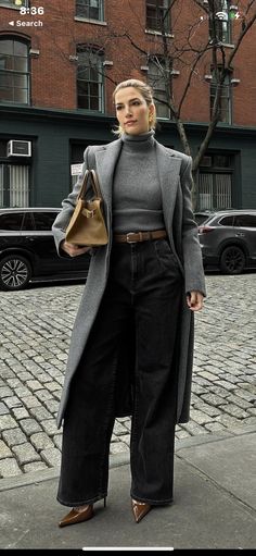 Grey Outfits, Fits Inspiration, Extreme Fashion, Black Strap Heels, Female Outfits, Trends 2025, Ootd Ideas, Grey Outfit, Blue Trousers