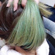 #マニパニハッシュタグ - Instagram • 写真と動画 Green Hair Korean, Mint Hair Aesthetic, Sea Sick Green Hair, Seaweed Green Hair, Seasick Green Hair