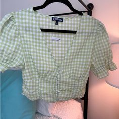 New With Tags From Nordstrom. Fresh And Feminine Seersucker Short Sleeve Tops For Summer, Summer Plaid Cropped Top, Casual Gingham Crop Top For Spring, Spring Crop Top For Picnic, Spring Picnic Cropped Top, Cute Fitted Tops For Picnic, Gingham Cropped Top For Summer, Gingham Cropped Cotton Top, Spring Plaid Cropped Top