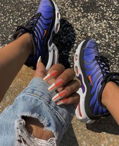 Chicks In Kicks, Air Max Plus Tn, Nike Tn, Shoes Sneakers Nike, Air Max Plus, Unique Shoes, Trendy Sneakers