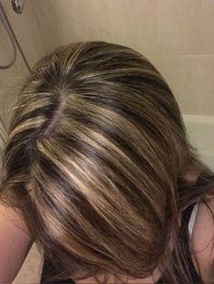 Dark Brown With Golden Highlights, Striped Highlights Hair Dark Brown, Highlights Dirty Blonde, Highlights On Short Hair, Streaky Highlights, Skunk Highlights, Highlights Brown Hair Short