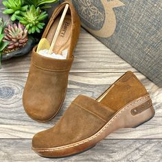 Nib Born Bailie Closed Back Clogs Brown Glazed Ginger Suede New In Box* Women’s Us 7.5m, Eu 38.5 Women’s Us 8m, Eu 39 Detailed Description Is Provided In One Of The Photos. :: Orders Are Shipped On The Same Or The Next Business Day Excluding Sat & Sun. Mq-2306-007/2384 2306-005/2384 Brown Closed Toe Slip-ons With Arch Support, Brown Clogs, Casual Slip On Shoes, Clogs And Mules, Black Leather Wedges, Brown Leather Heels, Platform Clogs, Clog Heels, Born Shoes