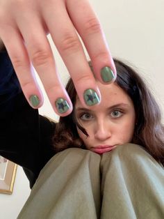 Shirt Nail Art, Simple Grunge Nails Short, Short Nails Alternative, Masc Nails Ideas Simple, Short Nail Designs Aesthetic, Summer Grunge Nails, Star Nails Diy, Masc Nails Ideas Short, Short Nail Designs Masc