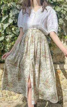 Cottagecore Skirt Outfit, Grandma Core Fashion, Eri Aesthetic, Casual Cottagecore Outfits, Grandma Aesthetic Outfit, Alex Bailey, Vintage Skirt Outfit, Cottage Core Skirt, Taurus Style