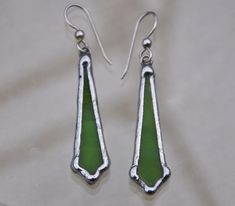 Bright Green Glass Dangle Earrings - Etsy Stained Glass Earrings, Goth Earrings, Stained Glass Jewelry, Soldering Jewelry, Decorative Beads, Wire Work Jewelry, Work Jewelry, Creative Jewelry, Etsy Earrings Dangle