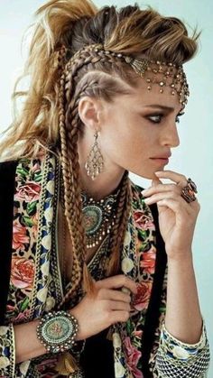 Solstice Outfit, Mode Coachella, Look Boho Chic, Michal Negrin, Estilo Hippy, Viking Hair, Estilo Hippie, Back To School Hairstyles, Festival Hair