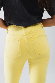 Introducing our Yellow Jagged Hem Super Skinny Stretch Jeans, the perfect vibrant addition to your summer wardrobe. These stretch denim jeans, with their eye-catching yellow hue and stylish frayed hem, are designed to make a statement. Featuring a super skinny fit, these jeans hug your curves in all the right places, offering both style and comfort.  Crafted from 98% Cotton and 2% Elastane, these jeans provide the perfect blend of softness and stretch, ensuring a snug yet flexible fit. The five- Types Of Jeans, Skirt Jumpsuit, Scarf Headband, Romper Pants, Sweater Coats, Jean Shirts, Estilo Casual, Stretch Jeans, Playsuit Jumpsuit