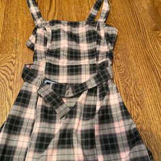 A Cute Picnic Dress Great For Going Out Brand New Cute Picnic Dress, Dresses Picnic, Cute Picnic, Navy Blue Mini Dress, Brown Mini Dress, H And M, Sparkly Mini Dress, Velvet Bodycon Dress, Tunic Shirt Dress