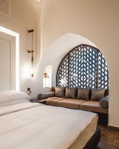 Muslim Prayer Room Ideas, Arabian Decor, Desert Camp, Moroccan Theme, Moroccan Homes, Moroccan Interiors, Hotel Room Design, Hotel Interior Design