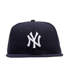 The New York Yankees Basic 9FIFTY Snapback features traditional Yankees color blocking with an embroidered Yankees logo at the front panels and an adjustable snapback closure at the rear. 100% Polyester Snapback Navy Snapback Hat With Flat Bill For Fans, Navy Hat With Embroidered Logo And Flat Brim, Navy Flat Brim Hat With Embroidered Logo, Adjustable Throwback Hats For College, Collegiate Streetwear Hat With Flat Bill, Navy Snapback Fitted Hat For Baseball Season, Collegiate Flat Bill Hat For Streetwear, Six-panel Hats With Embroidered Logo For Streetwear, Collegiate Streetwear Flat Bill Hat